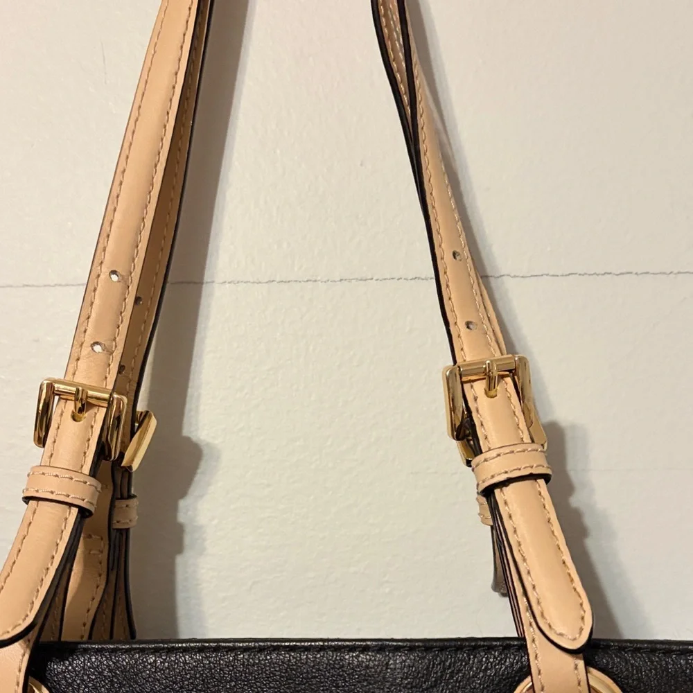 Michael Kors Black and Tan Leather handbag.Bedford Leather zip tote.